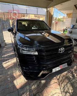 تۆیۆتا لاند کروزەر